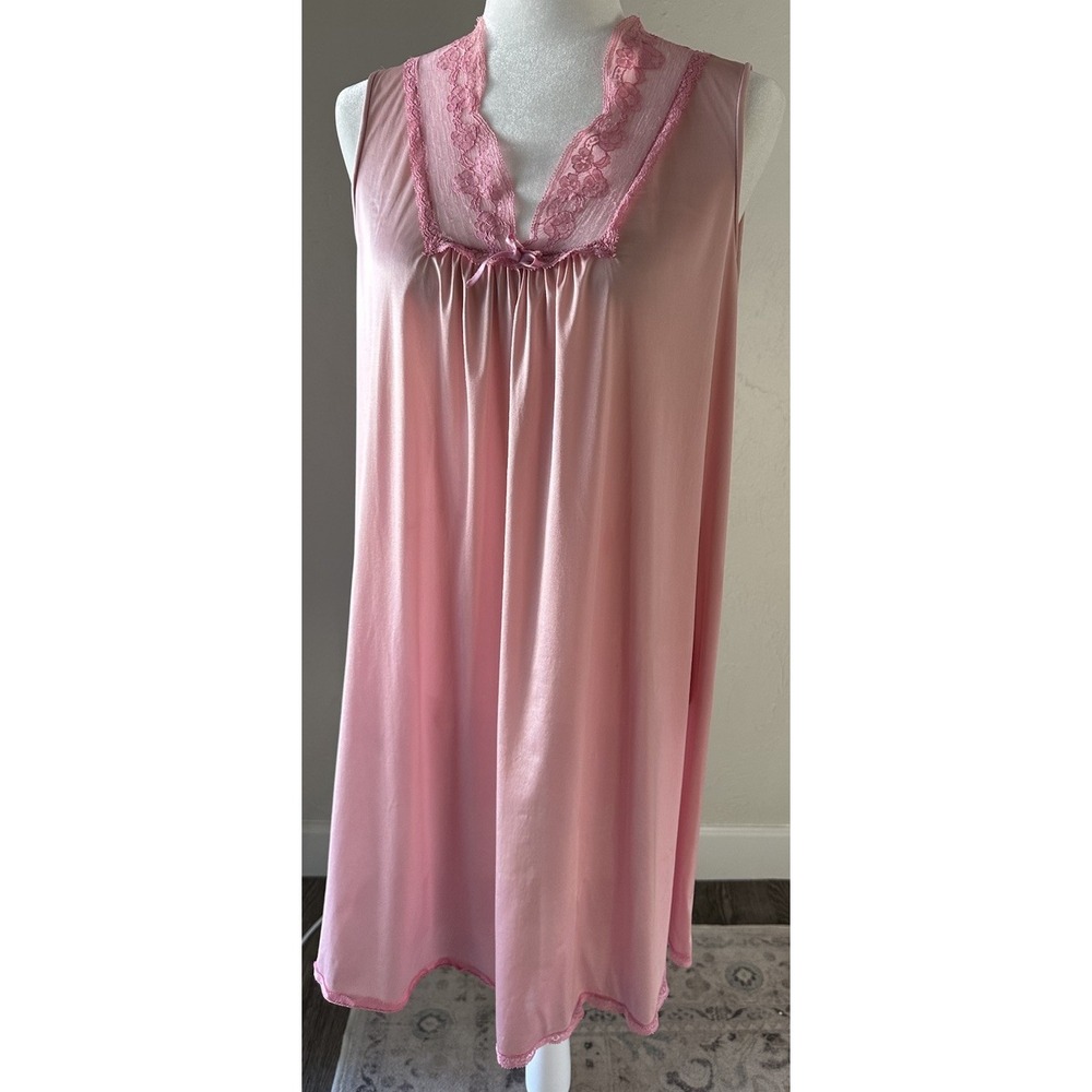 Vintage 1970s Vanity Fair Deep Pink Nylon Satin Nightgown Lace Trim Sz Small